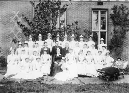 STAFF ALFRED HOSPITAL ONE LATER QUEEN VIC